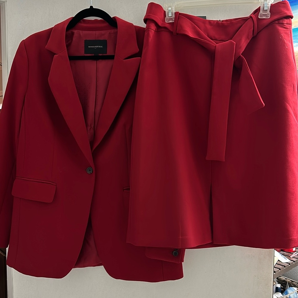 Banana Republic Red 2-piece Suit Jacket & Pencil Skirt With Bow Detail Sz 12 New